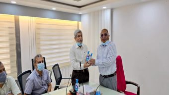 সিকৃবিতে করোনা ভাইরাস (কোভিড-১৯) প্রতিরোধে স্বাস্থ্য সুরক্ষা সামগ্রী বিতরণ