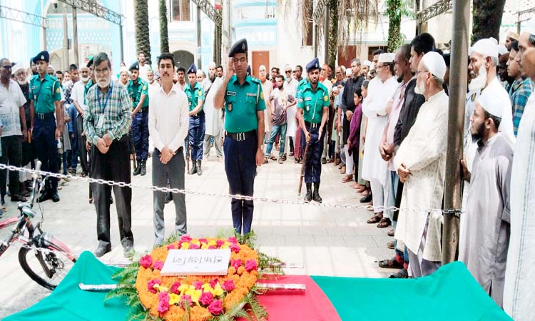 রাষ্ট্রীয় মর্যাদায় বীর মুক্তিযোদ্ধা সৈয়দ খায়রুল মজিদ এর দাফন সম্পন্ন