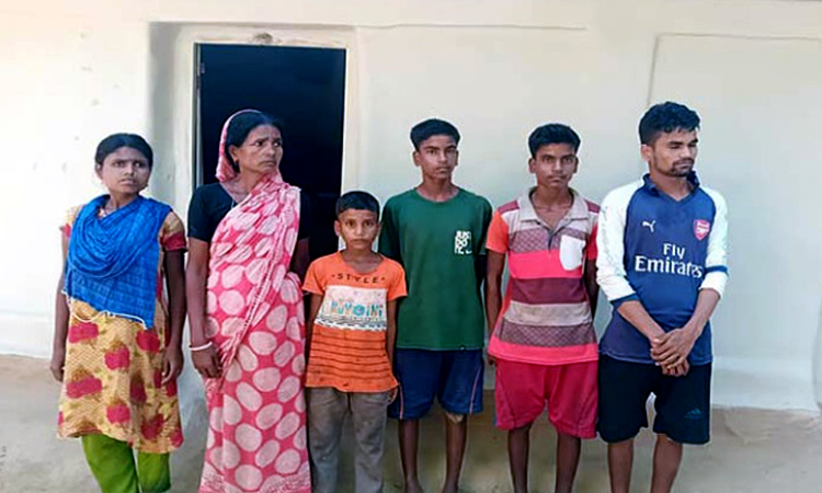 ভগবান ৫টা সন্তান দিল ‘মুখে কথা বলার ও শোনার শক্তি দিল না’