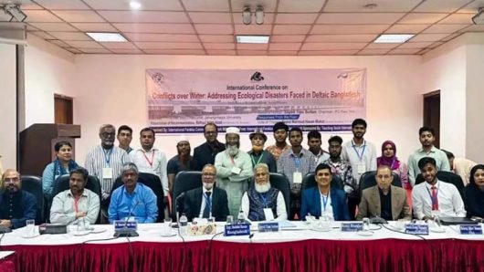 পানি প্রত্যাহারের কারণে সৃষ্ট পরিবেশগত বিপর্যয় জনসমক্ষে আনুন