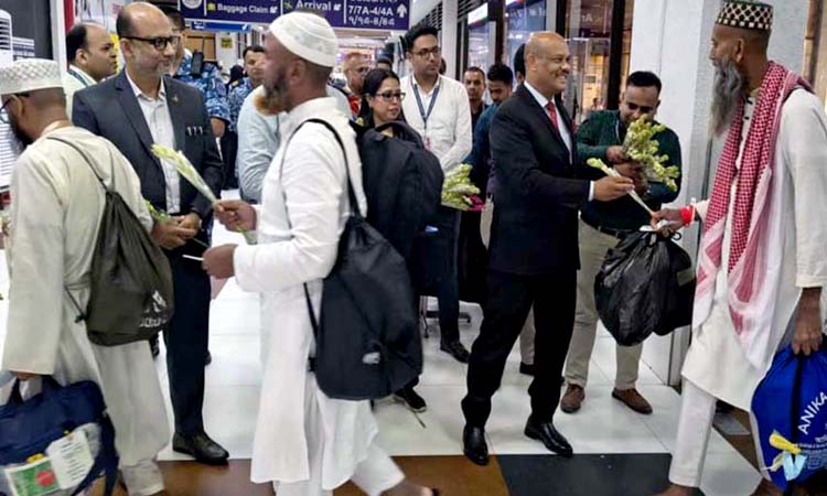 পবিত্র হজ পালন শেষে দেশে ফিরেছেন ৫৬ হাজার ৭৪৮ হাজি