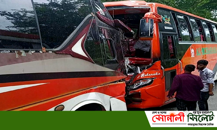 সুনামগঞ্জ’গোবিন্দগঞ্জে দু’বাসের মুখোমুখি সংঘর্ষ