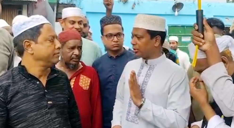  শাহপরাণ (রহ.) মাজারে দানের স্বচ্ছতায়  নির্দেশনা দিলেন জেলা প্রশাসক