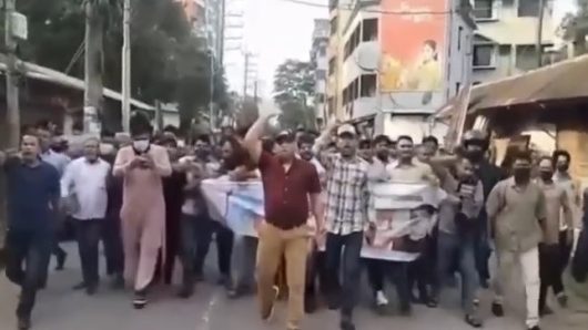 সিলেটে ‘পুলিশের সামনেই’ নিষিদ্ধ আওয়ামী লীগের মিছিল, পরে আটক ৪