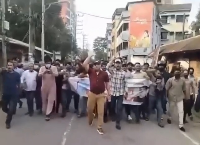 সিলেটে ‘পুলিশের সামনেই’ নিষিদ্ধ আওয়ামী লীগের মিছিল, পরে আটক ৪