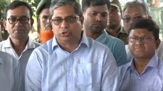 ‘প্রধানমন্ত্রী নির্দেশ দিয়েছেন যেখানে কাজের গাফিলতি সেখানেই ব্যবস্থা’:শাহে আলম