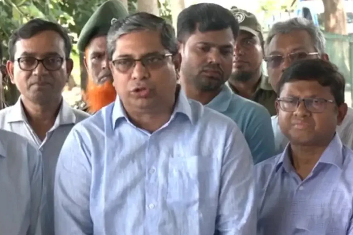 ‘প্রধানমন্ত্রী নির্দেশ দিয়েছেন যেখানে কাজের গাফিলতি সেখানেই ব্যবস্থা’:শাহে আলম