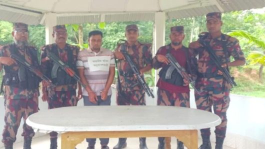মৌলভীবাজার সীমান্তে ভারতীয় নাগরিক পাকড়াও