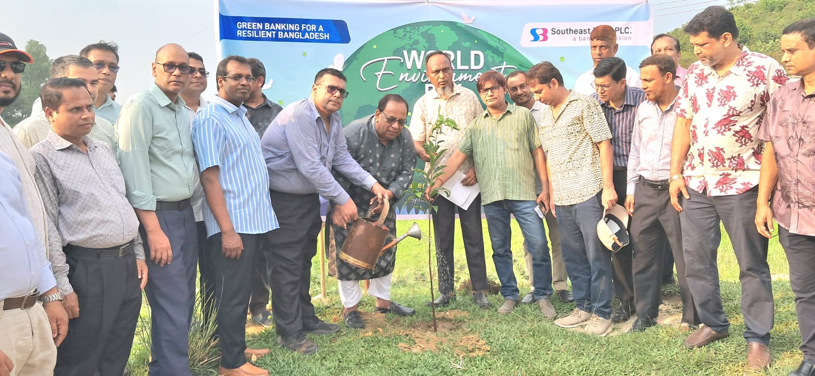 একটি সবুজ সিলেট গড়ার প্রত্যয়ে ন্যাচারাল পার্কে বৃক্ষরোপণ কর্মসূচির উদ্বোধন