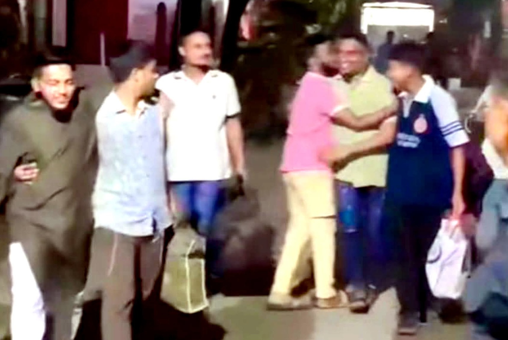  ৬ বছর পর কারাগার থেকে মুক্ত খালাস পাওয়া ৪ ছাত্রলীগ নেতা