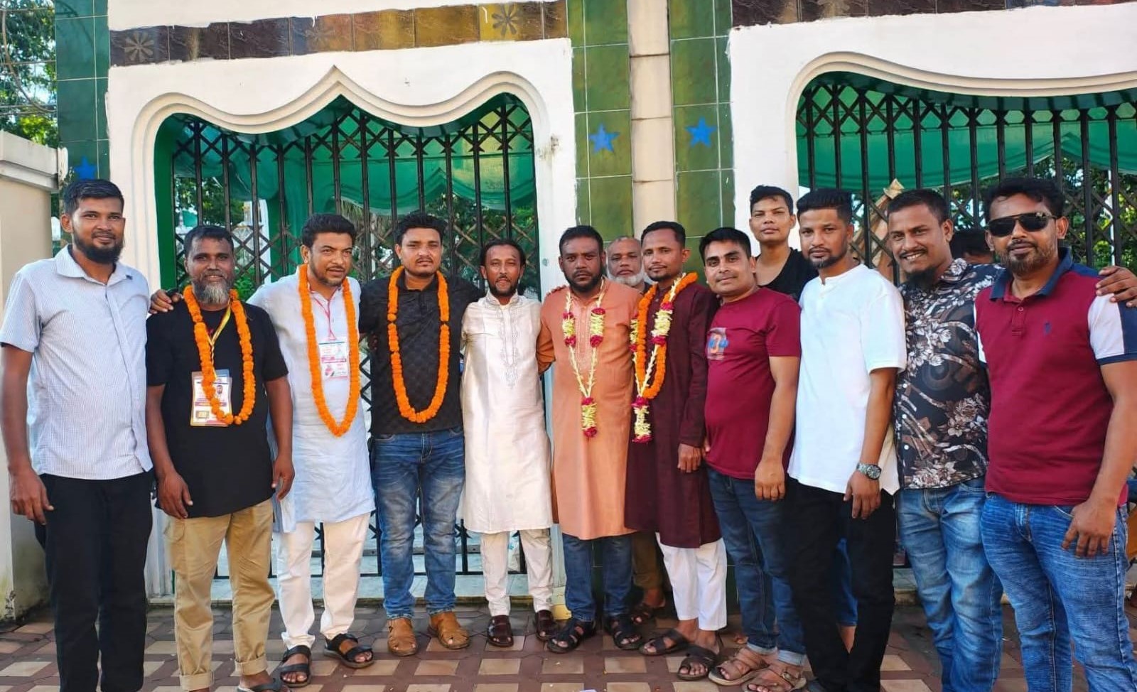 শাহী ঈদগাহ্ কার-মাইক্রোবাস শ্রমিক উপ-কমিটির নির্বাচনে বিজয়ীদের অভিনন্দন