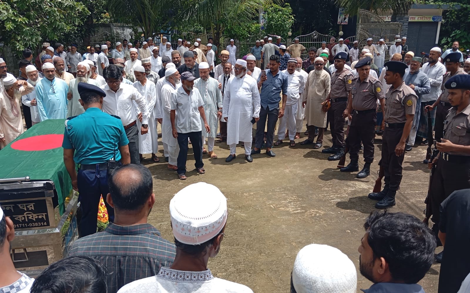 দক্ষিণ সুরমার বীর মুক্তিযোদ্ধা আলকাছ আলীর দাফন সম্পন্ন রাষ্ট্রীয় মর্যাদায় গার্ড অব অনার প্রদান