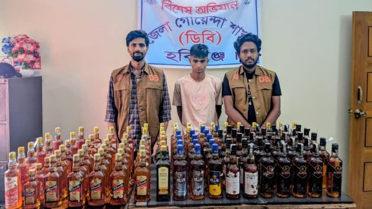 হবিগঞ্জে ডিবির অভিযানে ১০৫ বোতল বিদেশি মদসহ মিনি পিকআপ জব্দ, আটক ১