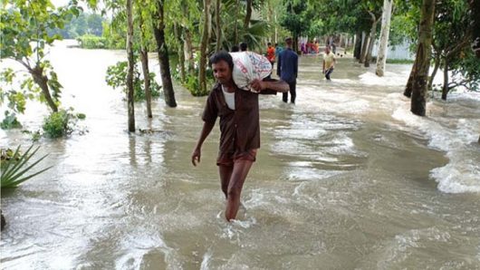 টানা বৃষ্টিতে সুরমা ও কুশিয়ারার পানি বিপৎসীমার উপরে, সিলেট-সুনামগঞ্জে বন্যার শঙ্কা