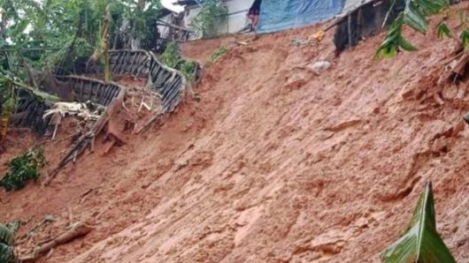 কক্সবাজারে পাহাড়ধসে নিহত ১১