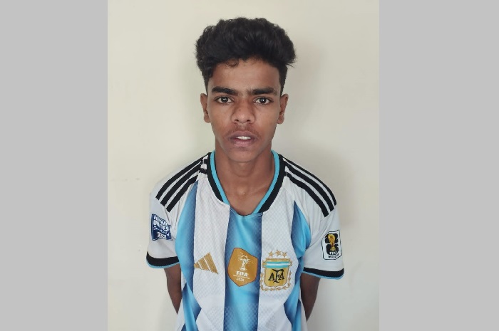 ৯০০ পিস ইয়াবাসহ বন্দরবাজার থেকে আটক ১