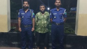 সিলেটের ভোলাগঞ্জে অবৈধ বালু তোলার দায়ে একজন আটক