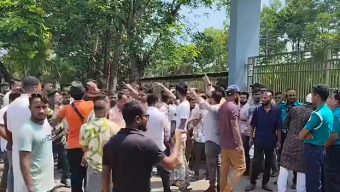 ফ্যামিলি কার্ড শুমারির নিয়োগ নিয়ে দক্ষিণ সুরমার ইউএনও কার্যালয়ে তালা দিল যুবদলু-ছাত্রদল