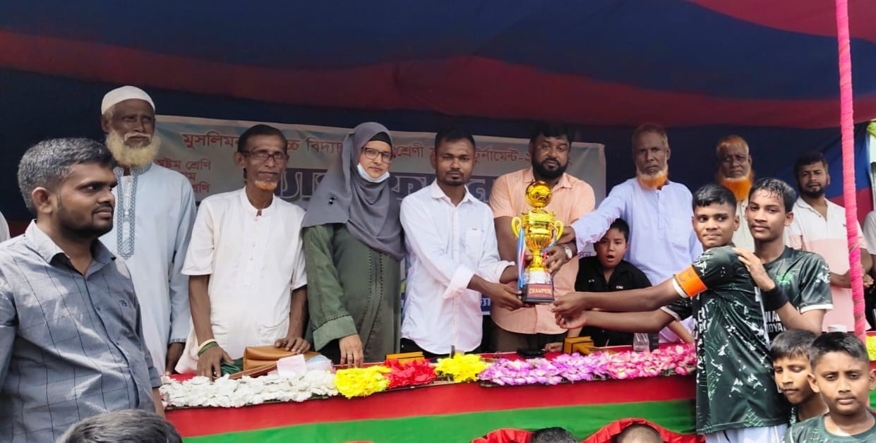 ট্রাইবেকারে বাজিমাত, মুসলিম নগর উচ্চ বিদ্যালয়ের চ্যাম্পিয়ন অষ্টম শ্রেণি!