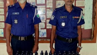 সিলেটের জকিগঞ্জ থানা পুলিশের অভিযানে মাদকদ্রব্য ভারতীয় আমদানি নিষিদ্ধ ১০০ বোতল ESkuf Syrup উদ্ধার।