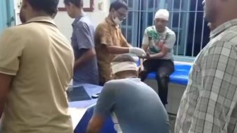 পারিবারিক বিরোধের জেরে কিশোর গ্যাংয়ের হামলার অভিযোগ, হাসপাতালে গিয়েও রক্ষা পেলেন না আহতরা-