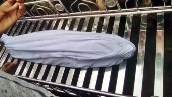 সবুজবাগে ভবনের কার্নিশ পরে ভাঙারি ব্যবসায়ী আহত আইডি কার্ড না থাকায় চিকিৎসা অবহেলার মৃত্যুর অভিযোগ,আপস-মীমাংসার চেষ্টা
