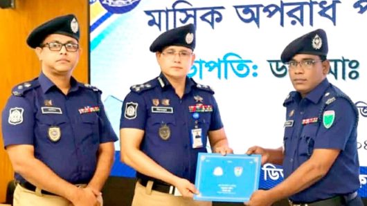 অধিক মামলা নিষ্পত্তি ও চোরাচালানবিরোধী অভিযানে অবদানে সিলেট রেঞ্জের শ্রেষ্ঠ ওসি দিরাই থানার আমিনুল!