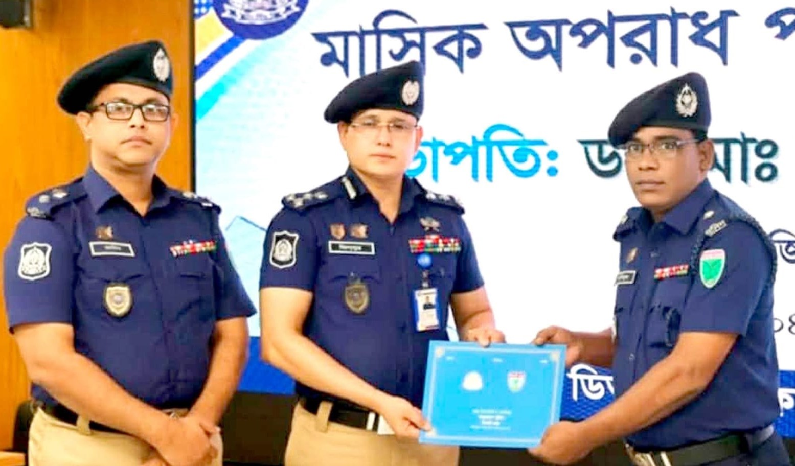 অধিক মামলা নিষ্পত্তি ও চোরাচালানবিরোধী অভিযানে অবদানে সিলেট রেঞ্জের শ্রেষ্ঠ ওসি দিরাই থানার আমিনুল!