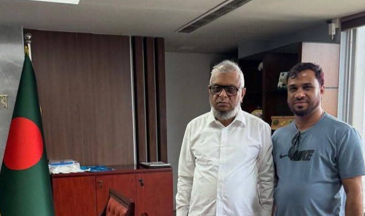 জৈন্তাপুর পৌরসভা বাস্তবায়ন ও উন্নয়ন নিয়ে মন্ত্রীর সঙ্গে আবুল হাসিমের সাক্ষাৎ