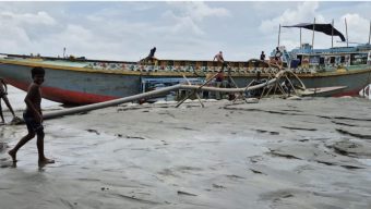 নদীভাঙনের ক্ষত শুকায়নি, শাল্লায় চলছে বালু উত্তোলন: চরম ক্ষোভে এলাকাবাসী