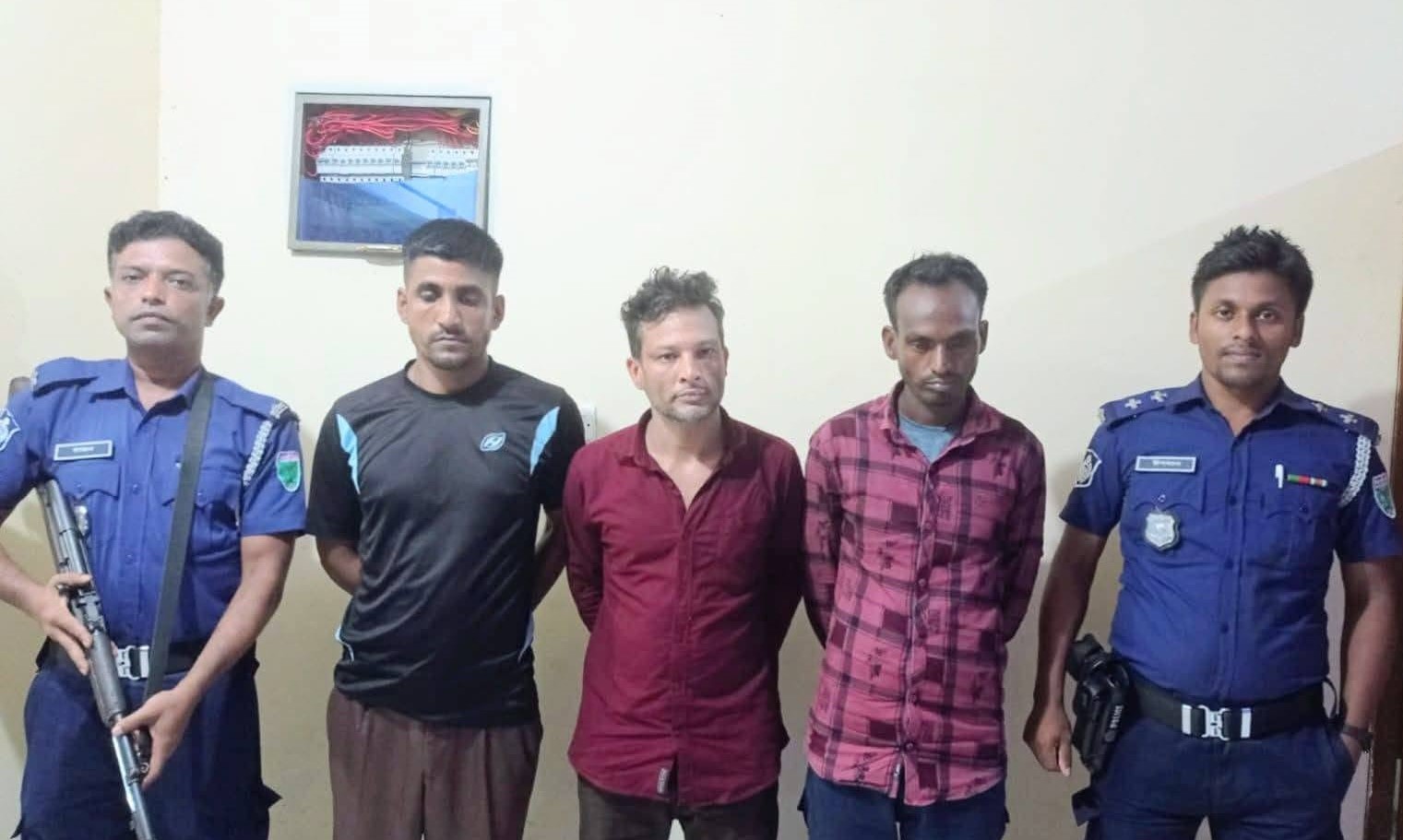 সিলেটের গোলাপগঞ্জে ইয়াবা ট্যাবলেট সহ আটক ৩