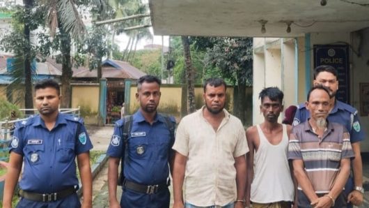 শাল্লায় পুলিশের অভিযান: ২০২ পিস ইয়াবাসহ ধরা পড়ল ৩ জন