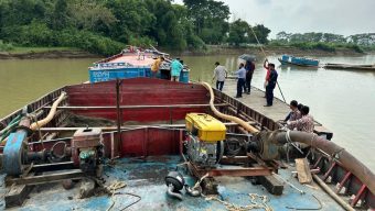 অবৈধ বালু উত্তোলনে গোয়াইনঘাটে কঠোর অভিযান ৮ ড্রেজার অকেজো, ডুবিয়ে দেওয়া হলো ১ স্টিলবডি নৌযান!