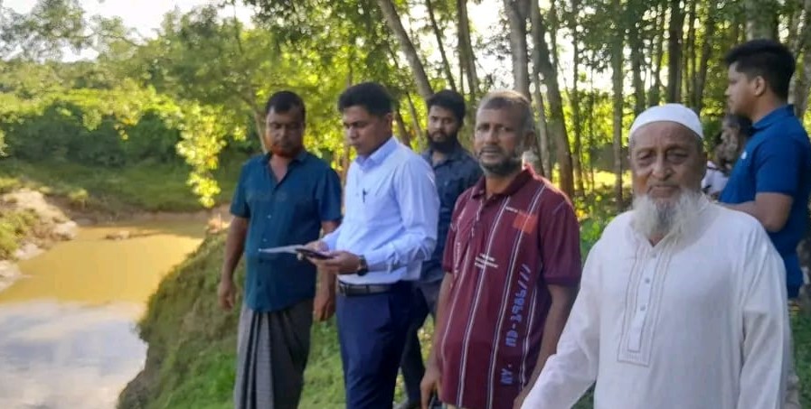 মাধব ছড়ায় বিষ দিয়ে মাছ শিকার ঠেকাতে বড়লেখাজুড়ে সতর্কতামূলক মাইকিং