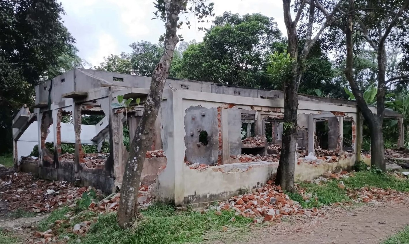 হবিগঞ্জের খুজারগাঁও গ্রামে ছয়টি পরিবারের ঘরবাড়ি ব্যাপক ভাঙচুর-লুটপাটের অভিযোগ, নেপথ্যে আমির আলী গং