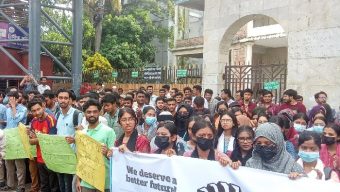 এবার  সিলেট ইঞ্জিনিয়ারিং কলেজের শিক্ষার্থীদের কোর্ট পয়েন্টে অবস্থান