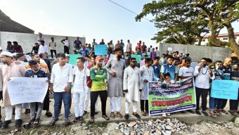 সিলেটে বাণিজ্য মেলা বন্ধের দাবি ব্যবসায়ীদের ‘খেলার মাঠে মেলা নয়’—শাহী ঈদগাহ মাঠে মানববন্ধন