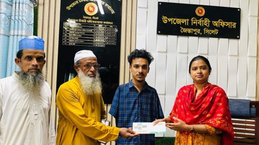 সংবাদ প্রকাশের পরই জৈন্তাপুর উপজেলা প্রমাসনের পক্ষ থেকে আর্থিক সহায়তা 