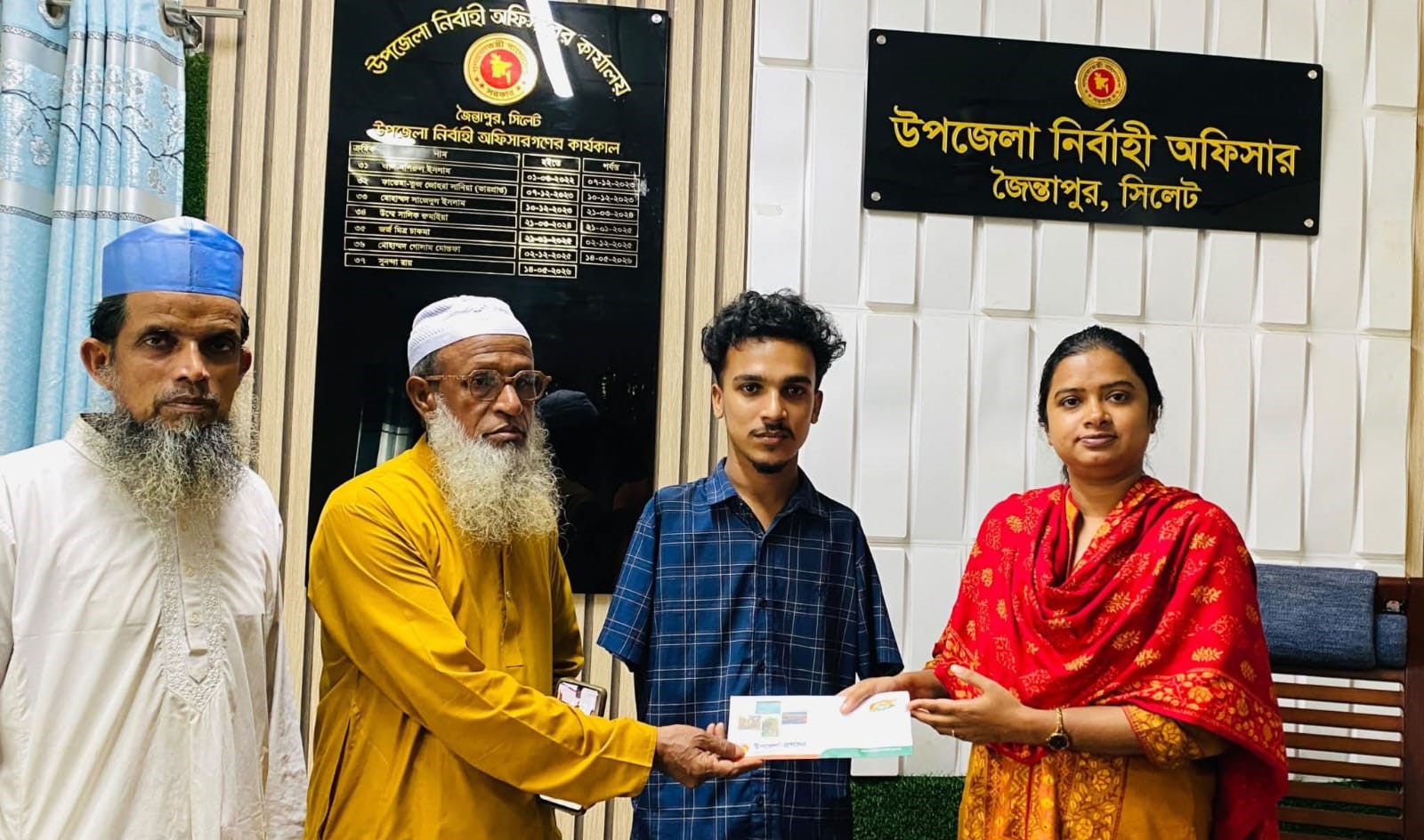 সংবাদ প্রকাশের পরই জৈন্তাপুর উপজেলা প্রমাসনের পক্ষ থেকে আর্থিক সহায়তা 