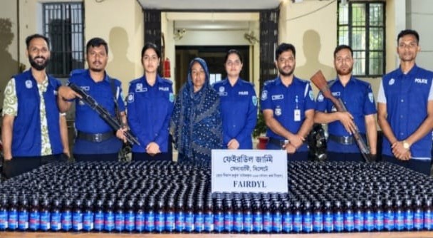 গোয়াইনঘাটে ধানের গোলায় ১,২০৫ বোতল ফেনসিডিল, নারী মাদক কারবারি গ্রেপ্তার!