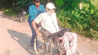 চুনারুঘাটে হুইলচেয়ারেই কাটে শিক্ষকের জীবন: বর্ষায় কাদা-পানি আর ভাঙা ব্রিজ পেরিয়ে বিদ্যালয়ে যাওয়ার বুকভাঙা সংগ্রাম