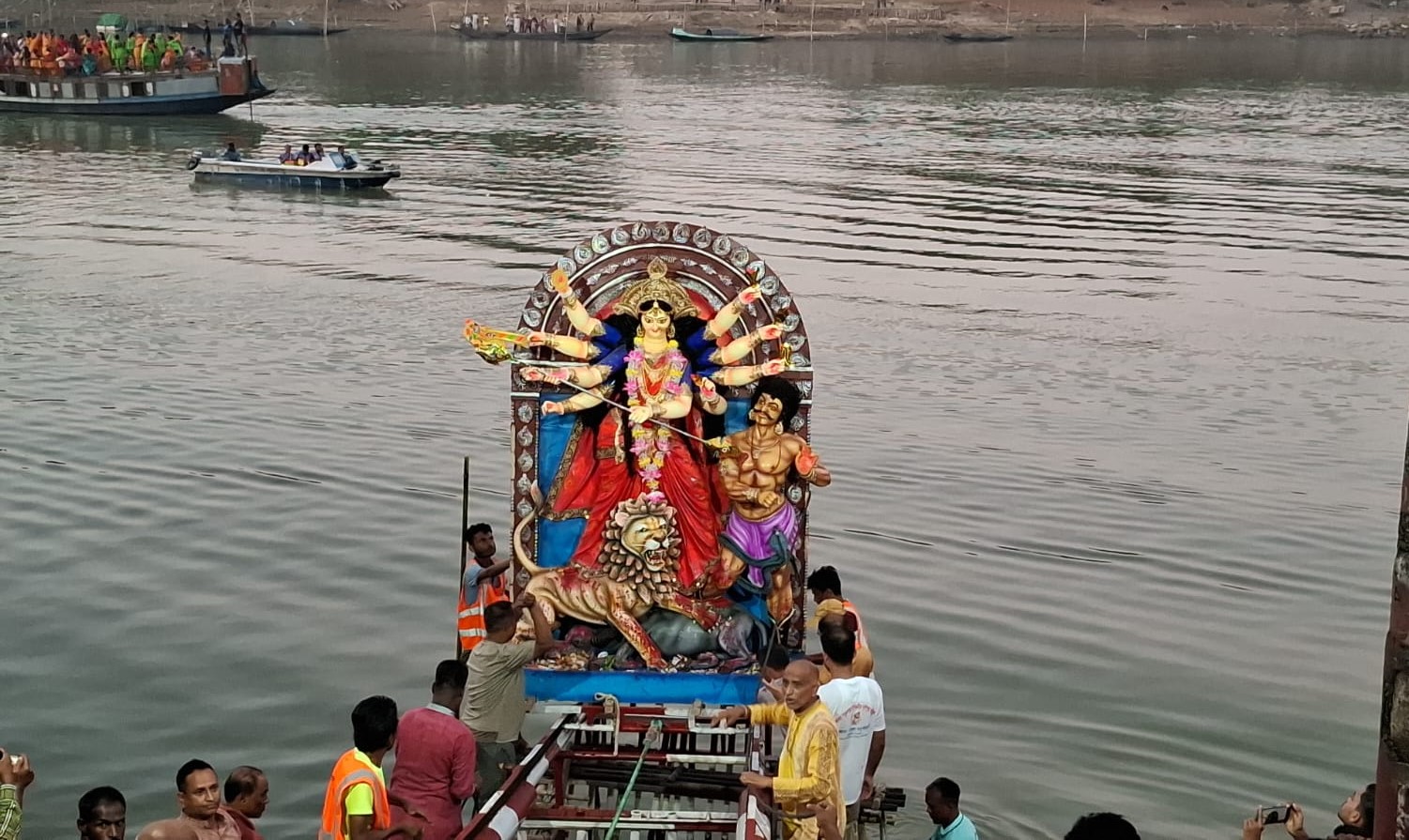 আজমিরীগঞ্জে পাঁচ দিনের শারদীয় দুর্গোৎসবের সমাপ্তি প্রশাসন ও পুলিশকে ধন্যবাদ জানালেন ৩৫ মণ্ডপের পূজা কমিটি 