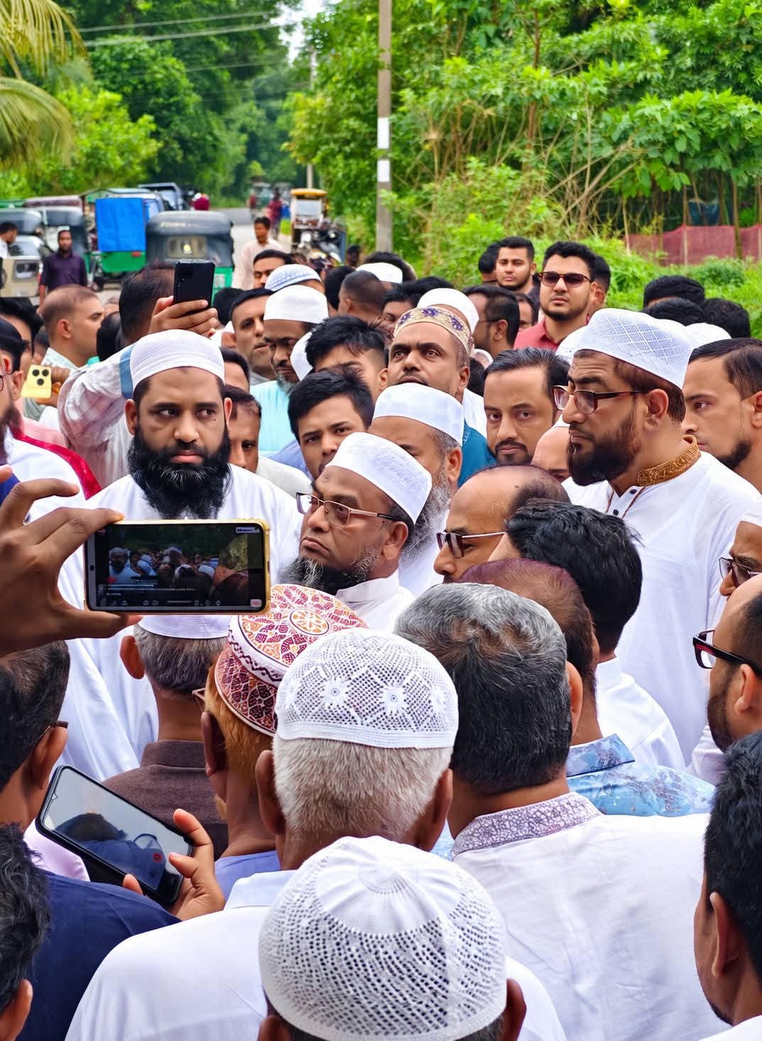 বহুল আলোচিত শেওলা-জকিগঞ্জ সড়কের সংস্কার কাজের আনুষ্ঠানিক উদ্বোধন