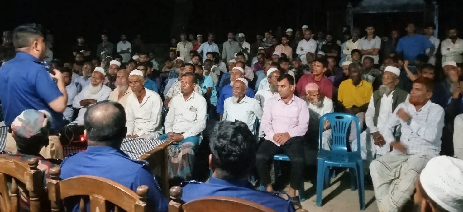 পুলিশ ২৪ ঘণ্টা জনগণকে সেবা দিতে প্রস্তুত: ওসি আব্দুর রাজ্জাক  জকিগঞ্জে চোর-ডাকাত প্রতিরোধ কমিটির মতবিনিময় সভা অনুষ্ঠিত