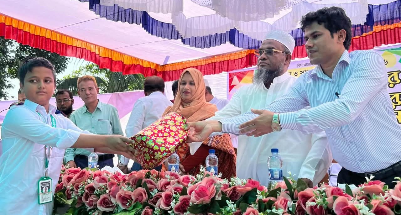 কানাইঘাটের মডার্ণ একাডেমীতে ক্রীড়া প্রতিযোগিতার পুরস্কার বিতরণ করলেন মুফতি আবুল হাসান এমপি