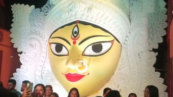 বানিয়াচংয়ে দুর্গাপূজার নবমীতে মণ্ডপে মণ্ডপে ভক্তদের ঢল : বিদায়ের অপেক্ষায় দেবীদুর্গা