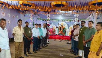 গোয়াইনঘাটে দুর্গাপূজার নিরাপত্তা পর্যবেক্ষণে ইউএনও, লুনী সুব্রত শর্মার বাড়ির মন্দির পরিদর্শন!