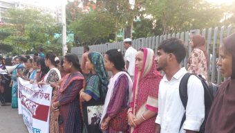 সিলেটে সাম্প্রদায়িক উস্কানি প্রতিরোধ ও মানবাধিকার নিশ্চিতের দাবিতে মহিলা পরিষদের মানববন্ধন