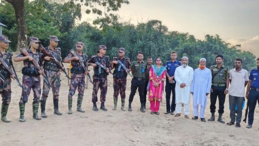 টাস্কফোর্সের যৌথ অভিযান: জৈন্তাপুরে ৭৩টি বার্কি নৌকা ধ্বংস, ৮,৪৮৬ ঘনফুট বালু জব্দ ও স্পট নিলাম