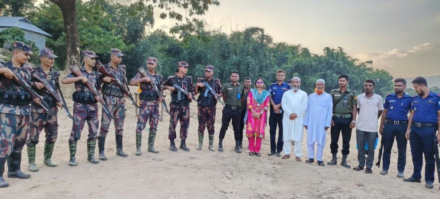 টাস্কফোর্সের যৌথ অভিযান: জৈন্তাপুরে ৭৩টি বার্কি নৌকা ধ্বংস, ৮,৪৮৬ ঘনফুট বালু জব্দ ও স্পট নিলাম